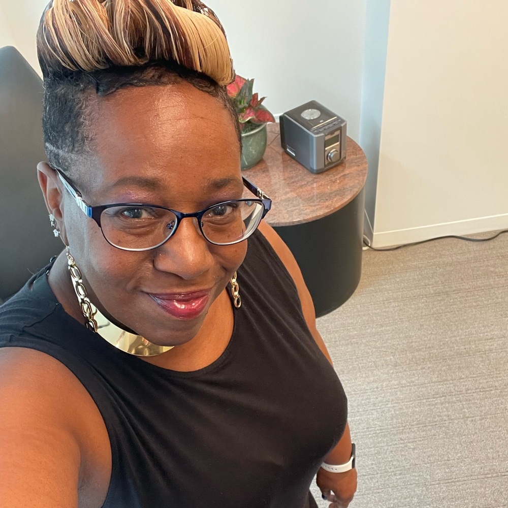 Meet your Posher, Pamela